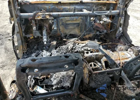 2024 Chevrolet Silverado K1500 Custom z USA, uszkodzony, nr VIN 1GCPDBEK5RZ213981